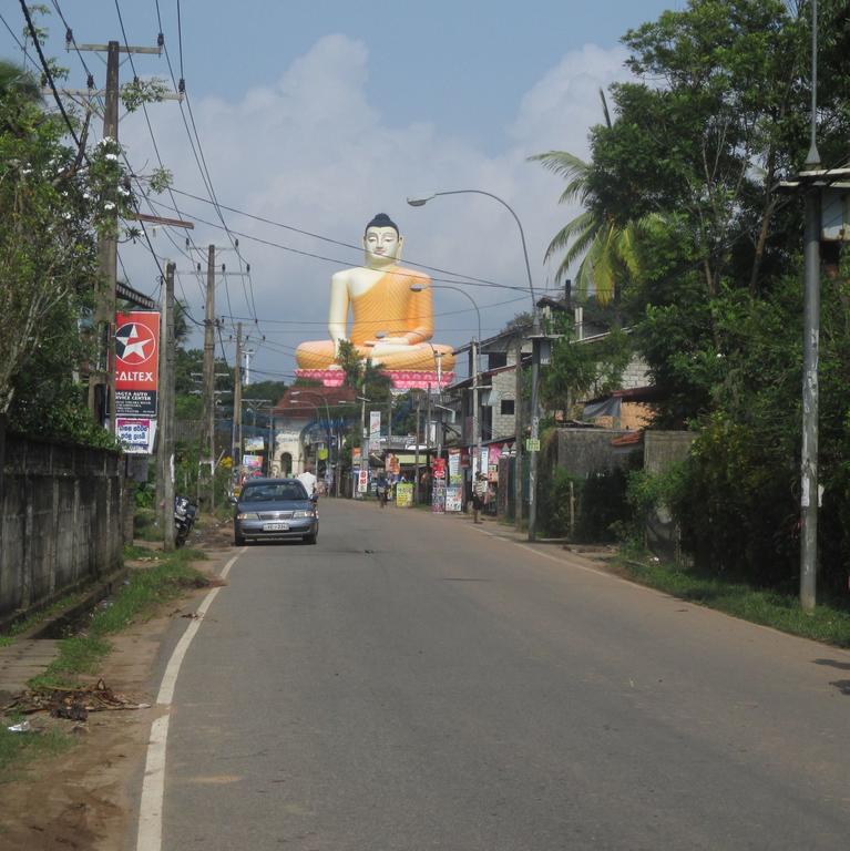 Guesthouse Sunshine Aluthgama Exteriör bild
