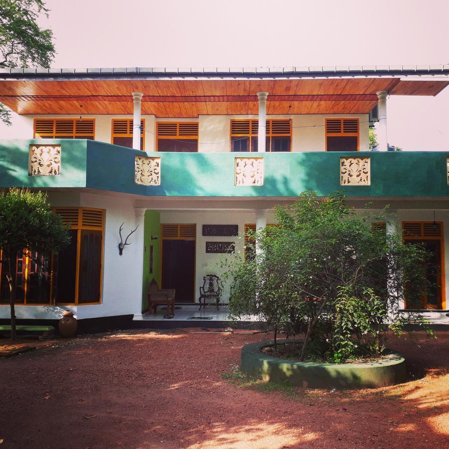 Guesthouse Sunshine Aluthgama Exteriör bild