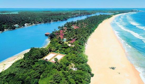 Guesthouse Sunshine Aluthgama Exteriör bild